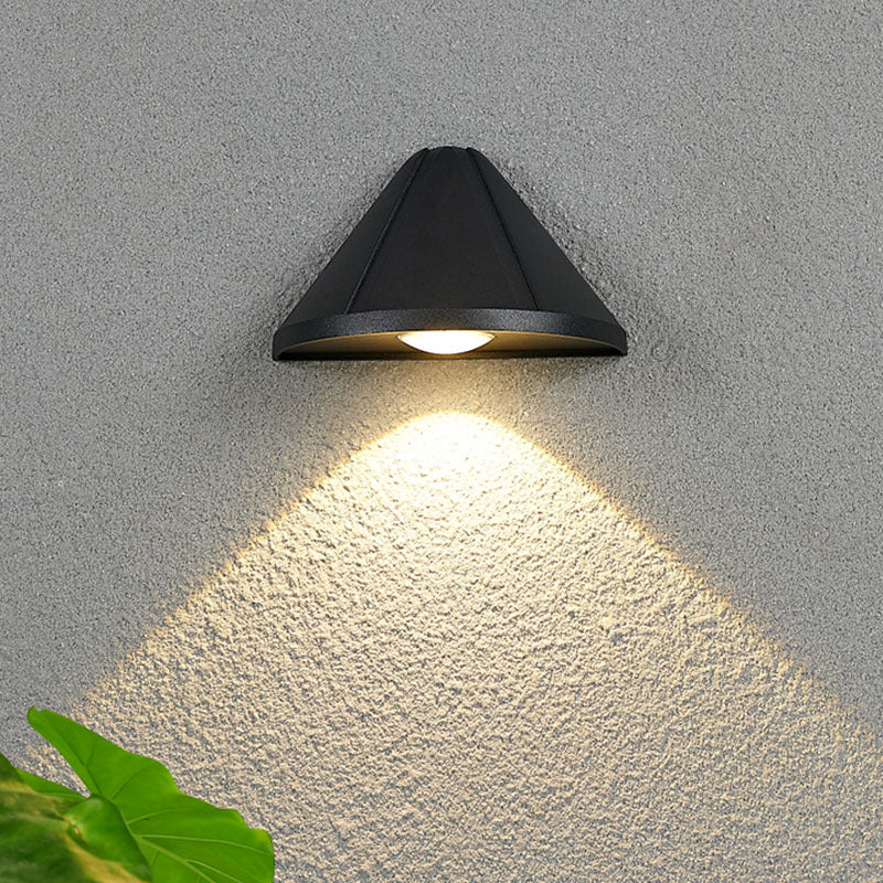 Moderne Einfachheit Wasserdichte Aluminium Dreieck LED Wandleuchte für Außenpatio