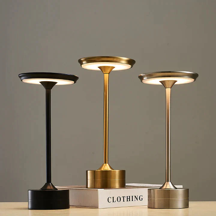 LuxeLumina™ | Chic Stilvolle Tischlampe